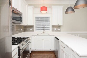 3442 N Hoyne Ave, Unit J05P in Chicago, IL - Foto de edificio - Building Photo