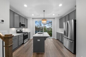 644 W End Dr in Charlotte, NC - Building Photo - Building Photo