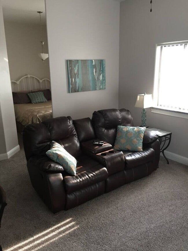 1 E Madison Ave in Iola, KS - Building Photo - Building Photo