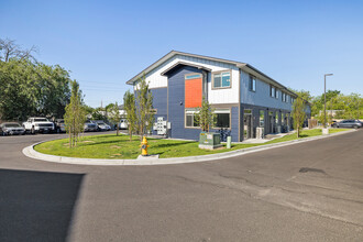 The Towns on Entiat in Kennewick, WA - Foto de edificio - Building Photo