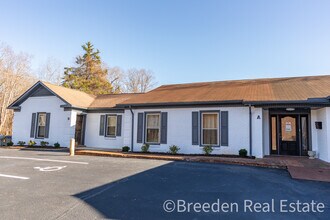 204 E McDowell St in Morganton, NC - Building Photo - Building Photo