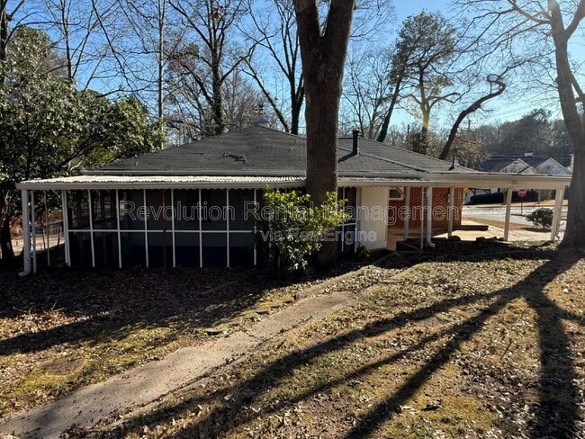 2065 Cambridge Ave in Atlanta, GA - Building Photo - Building Photo