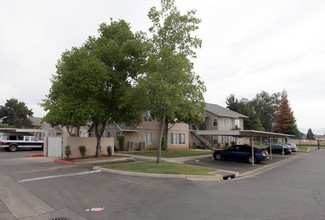 Orchard Village Apartments in Orange Cove, CA - Building Photo - Building Photo