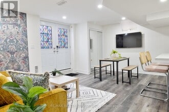 5 Upperview Pl in Whitby, ON - Building Photo - Building Photo