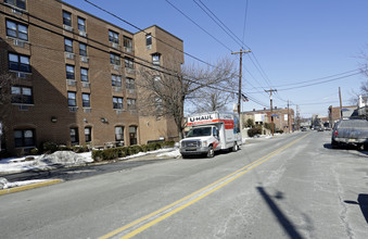 Carucci Apartments in Lyndhurst, NJ - Building Photo - Building Photo