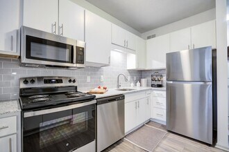 The Waters at Chenal Apartments in Little Rock, AR - Building Photo - Building Photo