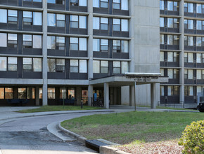 JJ Henderson Housing Center in Durham, NC - Foto de edificio - Building Photo