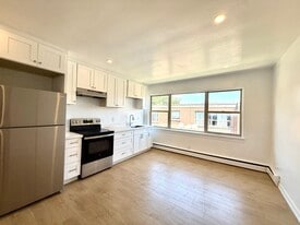169 Park Row S in Hamilton, ON - Building Photo
