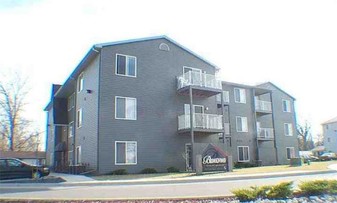 600 Squaw Creek Dr Apartamentos