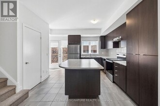 1525 Kingston Rd in Pickering, ON - Building Photo - Building Photo