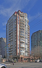 The Ellington in Vancouver, BC - Building Photo - Building Photo