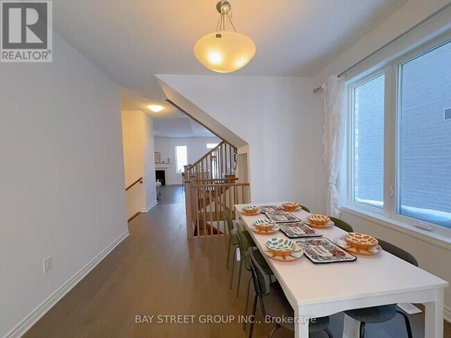 704 Mika St in Innisfil, ON - Building Photo - Building Photo