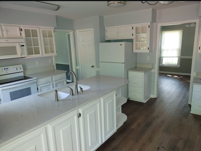property at 4916 Brookeway Dr
