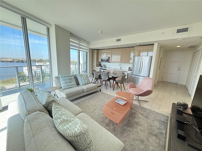 2000 Metropica Wy, Unit 1204 in Sunrise, FL - Foto de edificio - Building Photo