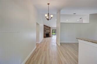 7120 Hialeah Ln in Parkland, FL - Building Photo - Building Photo