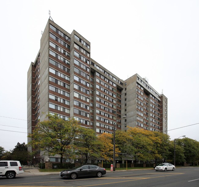 3000 Bathurst St