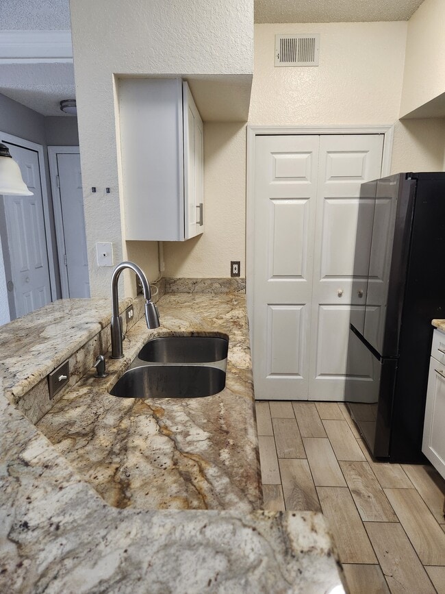 13003 Plantation Park Cir, Unit 13210 in Orlando, FL - Building Photo - Building Photo