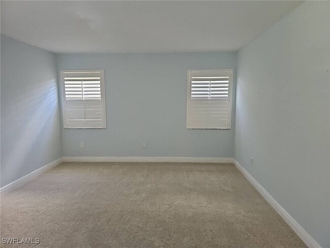 property at 1927 SE 40th Terrace
