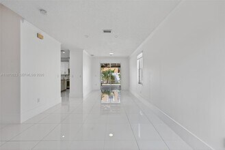 2302 NW 161st Terrace in Pembroke Pines, FL - Building Photo - Building Photo