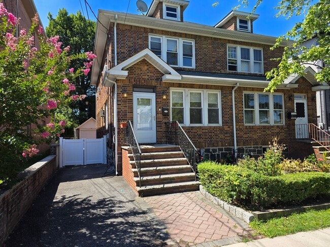 property at 424 Nelson Ave