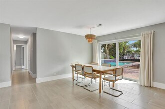 400 SE 5th Ct in Pompano Beach, FL - Foto de edificio - Building Photo