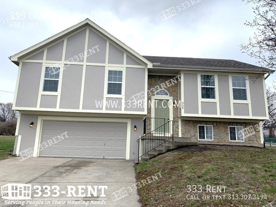 335 David L Gray Dr in Kansas City, KS - Building Photo
