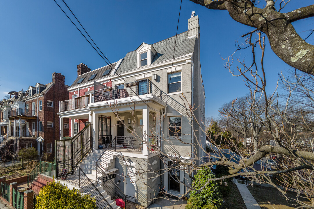 4024 14th St NW in Washington, DC - Building Photo