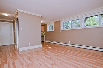 10172-10113 113 St in Edmonton, AB - Building Photo - Building Photo