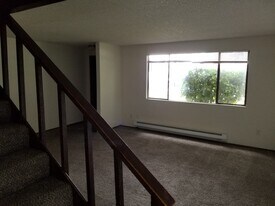 1817 54th St Ct E, Unit 1817 in Sumner, WA - Building Photo