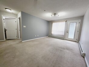 330 Clareview Station Dr NW in Edmonton, AB - Building Photo - Building Photo