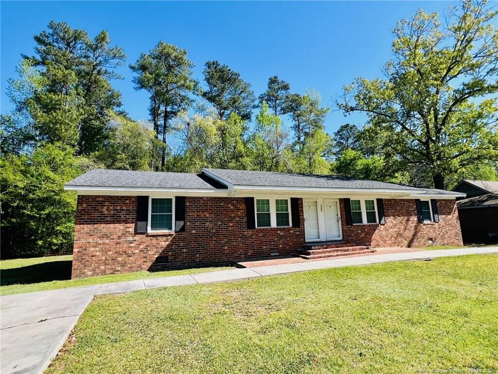 2303 Oak St Rentals in Lumberton, NC