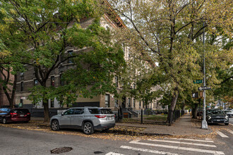 807 Beverley Rd in Brooklyn, NY - Foto de edificio - Building Photo