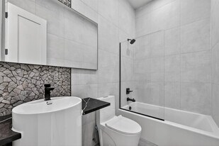 443 Clove Rd in Monroe, NY - Building Photo