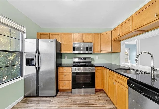 property at 1002 Woodbridge Commons Way