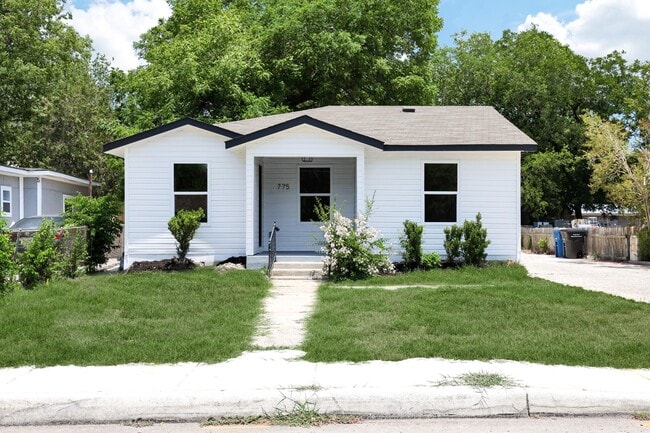 775 Yucca St in San Antonio, TX - Building Photo - Building Photo