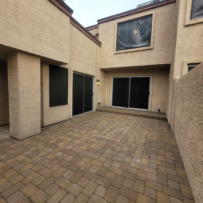 property at 3302 E Aire Libre Ave