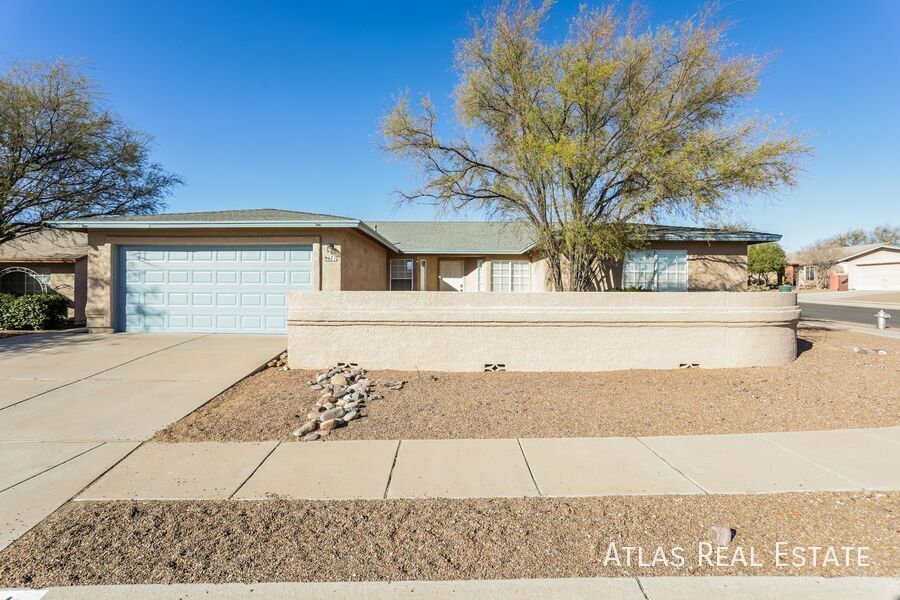 9671 E Azuma Way in Tucson, AZ - Building Photo