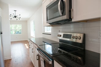 4302 W North a St in Tampa, FL - Building Photo - Building Photo