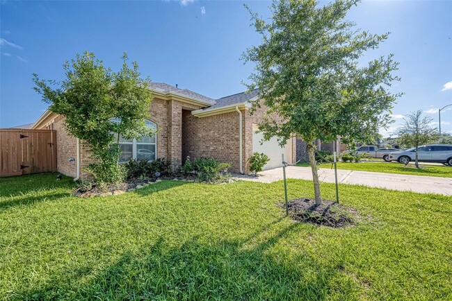 32715 Oak Heights Ln in Brookshire, TX - Foto de edificio - Building Photo