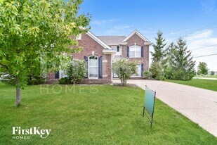 1983 Collingwood Dr in Avon, IN - Building Photo