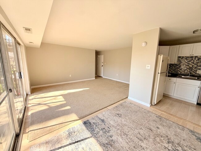 7358 US-29, Unit #102 in Falls Church, VA - Building Photo - Building Photo