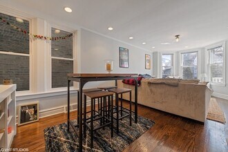 2224 W Melrose St in Chicago, IL - Building Photo - Building Photo