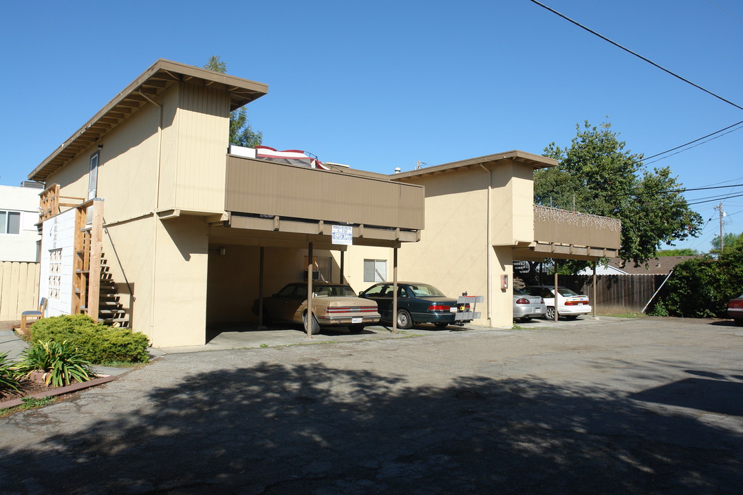 201 W Hamilton Ave in Campbell, CA - Building Photo