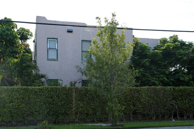 622 El Prado in West Palm Beach, FL - Building Photo - Building Photo