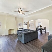 2033 Cedar Ave in Long Beach, CA - Building Photo