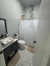 25 NW 193rd St in Miami, FL - Building Photo - Building Photo