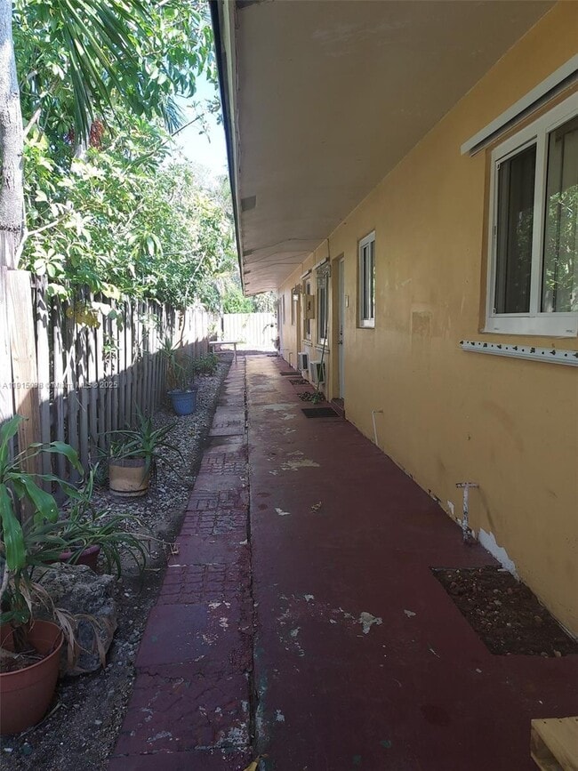 808 SW 14th Terrace in Fort Lauderdale, FL - Building Photo - Building Photo