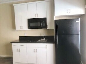 814 S Hobart Blvd in Los Angeles, CA - Building Photo - Building Photo