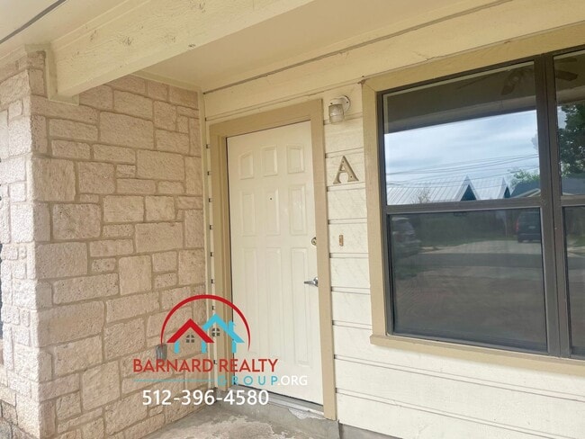 1408A Earle St in San Marcos, TX - Building Photo - Building Photo