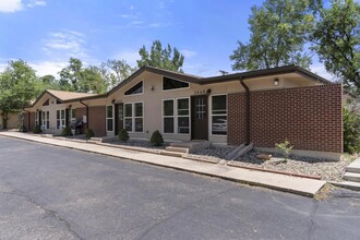 2640 E Monument St in Colorado Springs, CO - Building Photo - Building Photo